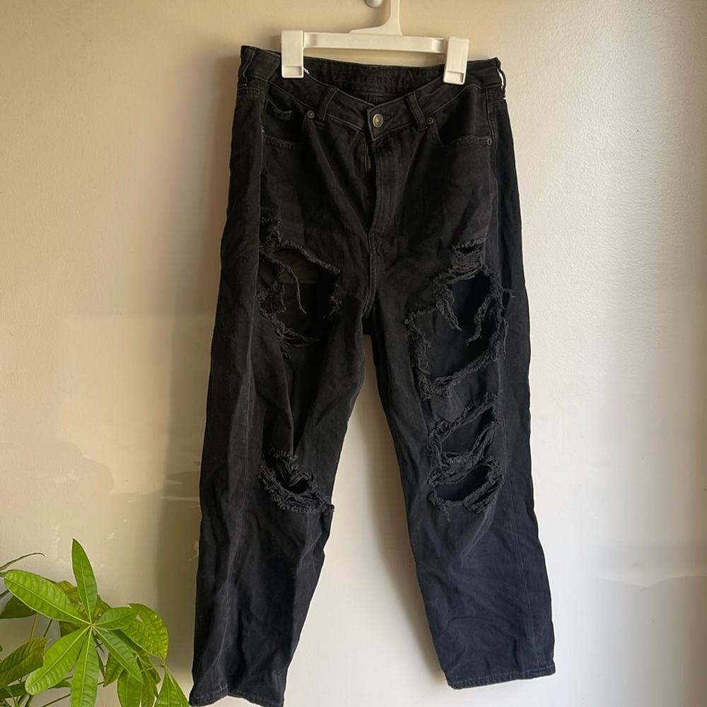 American Eagle Black Ripped X Short Jeans Pants Size 12